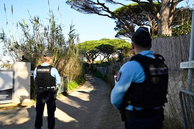 PEOPLE : Hommage Ã Brigitte Bardot - Saint-Tropez - 29 12 2025 La Madrague, Brigitte Bardot s house, is under close surveillance. Saint-TropezFrance  Copyright: xWilliamxCannarellax