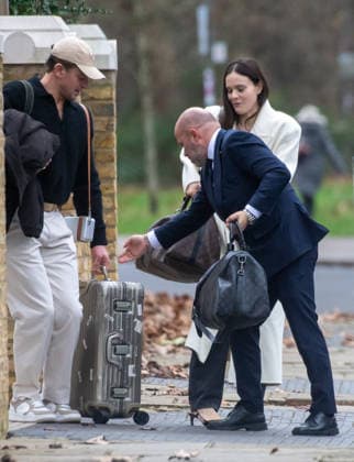 Adam Peaty and Holly Ramsay 29 12 2025 Adam Peaty and new wife, Holly, leave London for their honeymoon. .They left Gordon Ramsay’s Wandsworh home after their Christmas wedding.  Copyright: xRayxCollins.x NINTCHDBPICT001048414827