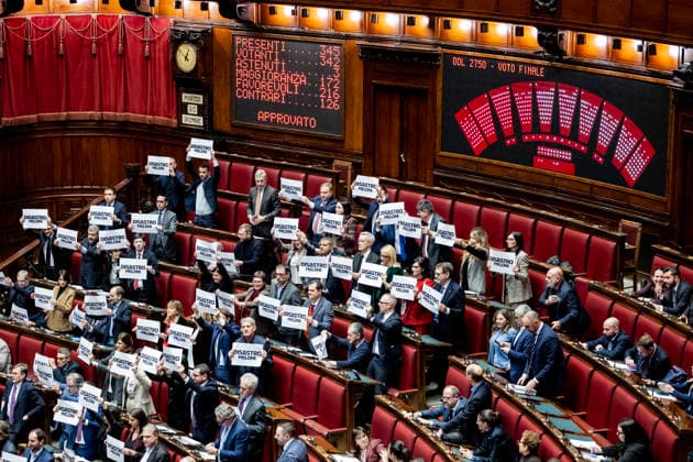 Chamber, Final vote on the Budget bill Chamber, Final vote on the Budget bill. Pictured is the opposition protest after the vote. Rome, Italy 30 December 2025, Credit:Francesco Fotia Avalon Italy, Italia, Rome  Copyright: xFrancescoxFotiax xAvalonx 1062331576