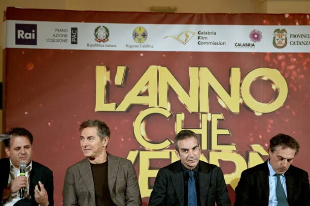 December 30, 2025, Catanzaro, Catanzaro, Italy: Press conference for the presentation of RAI s New Year s Eve program, L anno che verro , at the S. Giovanni Complex, Catanzaro. Pictured: From left: Williams Di Liberatore, Prime Time Entertainment Director; Marco Liorni, Host; Roberto Occhiuto, President of the Calabria Region; Nicola Fiorita, Mayor of Catanzaro; Sergio Santo, CEO of RAI COM Catanzaro, Italy 30 December 2025 Catanzaro Italy - ZUMAa289 20251230_zia_a289_062 Copyright: xValeriaxFerrarox