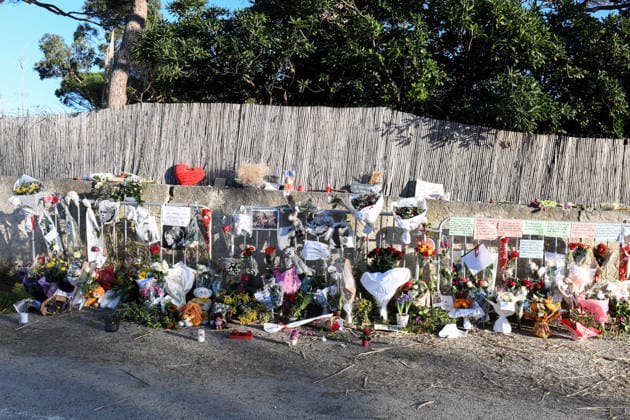 Hommage To Brigitte Bardot Outside Her House - Saint Tropez Supporters of Brigitte Bardot lay flowers, objects representing animals, and letters in memory of Brigitte Bardot outside her home. BB passed away at the age of 91 in her home, photo by Florian Poitout, 30 February 2025, in Saint Tropez.  Copyright: xPoitoutxFlorian ABACAx