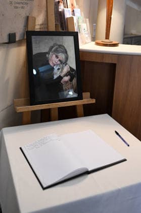 Brigitte Bardot Tribute At Town Hall - Saint Tropez Brigitte Bardot tribute during the setup of a public condolence book at Saint Tropez Town Hall in Saint Tropez France on December 31, 2025. The book allows residents and visitors to pay homage to the actress singer and animal rights advocate who died at age 91. Photo by Florian Poitout ABACAPRESS.COM Saint-Tropez  Copyright: xPoitoutxFlorian ABACAx
