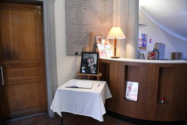 Brigitte Bardot Tribute At Town Hall - Saint Tropez Brigitte Bardot tribute during the setup of a public condolence book at Saint Tropez Town Hall in Saint Tropez France on December 31, 2025. The book allows residents and visitors to pay homage to the actress singer and animal rights advocate who died at age 91. Photo by Florian Poitout ABACAPRESS.COM Saint-Tropez  Copyright: xPoitoutxFlorian ABACAx
