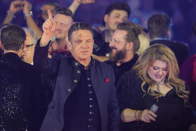 Silvester Schlagerboom 2026 live Die Wunderlichtershow Stefan Mross German singer and TV presenter Silvester Schlagerboom 2026 on December 31, 2025 in the basketball arena of FC Bayern Munich, BMW Park Munich