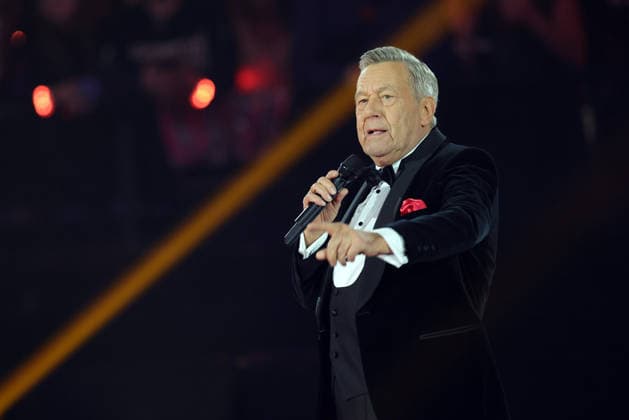 Silvester Schlagerboom 2026 live Die Wunderlichtershow Roland Kaiser German pop singer Silvester Schlagerboom 2026 on December 31, 2025 in the basketball arena of FC Bayern Munich, BMW Park Munich
