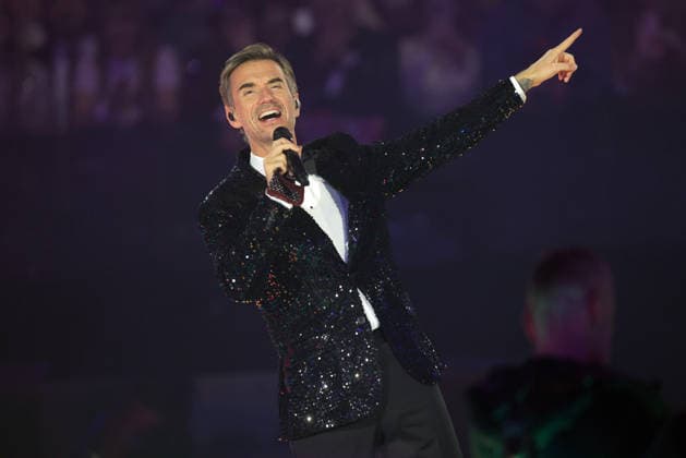 Silvester Schlagerboom 2026 live Die Wunderlichtershow Florian Silbereisen Silvester Schlagerboom 2026 on December 31, 2025 in the basketball arena of FC Bayern Munich, BMW Park Munich