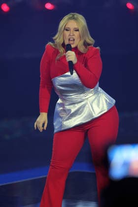 Silvester Schlagerboom 2026 live Die Wunderlichtershow Maite Kelly US singer Silvester Schlagerboom 2026 on December 31, 2025 in the basketball arena of FC Bayern Munich, BMW Park Munich