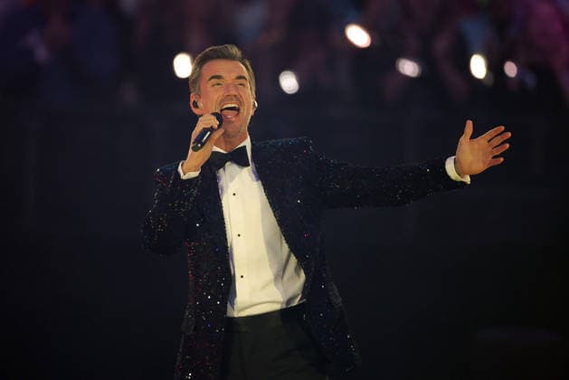 Silvester Schlagerboom 2026 live Die Wunderlichtershow Florian Silbereisen Silvester Schlagerboom 2026 on December 31, 2025 in the basketball arena of FC Bayern Munich, BMW Park Munich