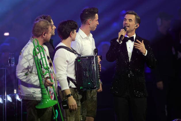 Silvester Schlagerboom 2026 live Die Wunderlichtershow Florian Silbereisen and Die Draufgänger Austrian cover band for party hits, Schlager and folk music from south-eastern Styria Silvester Schlagerboom 2026 on December 31, 2025 in the FC Bayern Munich basketball arena, BMW Park Munich