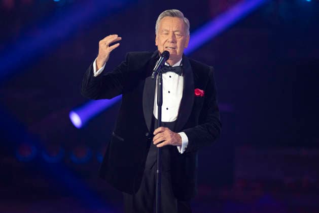Roland Kaiser in the TV show Silvester Schlagerbooom 2026 live Die Wunderlichtershow at BMW Park Munich, 31 12 2025 Foto:xA.xRaemyx xFuturexImagex silvester_schlagerbooom_5429