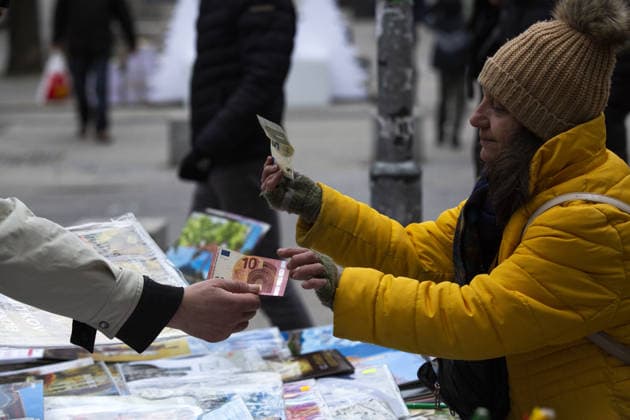 Bulgaria adopts euro, joins eurozone as 21st member SOFIA, BULGARIA – JANUARY 1: Customers at an open-air market in Sofia pay with euro banknotes as Bulgaria officially adopts the euro as its currency and joins the eurozone as its 21st member on January 1, 2026. Hristo Vladev Anadolu Sofia Bulgaria. Editorial use only. Please get in touch for any other usage.  Copyright: x2026xAnadoluxHristoxVladevx