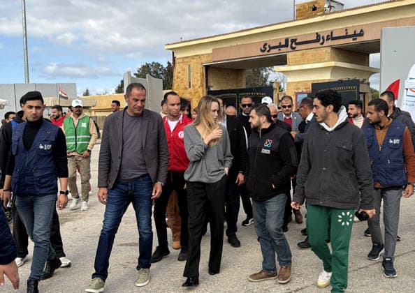 Angelina Jolie visits Rafah Border Crossing in Egypt ARISH, EGYPT - JANUARY 2: World-renowned American actress Angelina Jolie visits the Rafah Border Crossing between the Gaza Strip and Egypt on the Egypt side on January 2, 2026. Ahmed Sayed Anadolu Arish Egypt. Editorial use only. Please get in touch for any other usage.  Copyright: x2026xAnadoluxAhmedxSayedx
