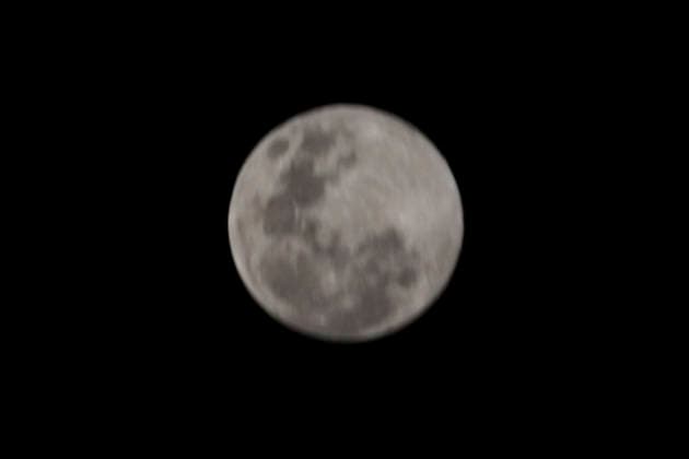 January 2, 2026, Chalco, State Of Mexico, Mexico: The new year 2026 began with one of the most striking and luminous natural phenomena: the Full Moon, or Super Wolf Moon. This winter phenomenon occurs when the moon is closer to Earth than usual, making it fully visible to the naked eye from Chalco, State of Mexico, without the need for telescopes or similar devices. The name Wolf Moon has several origins. Some say it s because wolves howl more when this natural satellite is visible; a Sioux legend refers to it as the moon when wolves run together, just to mention a few possible origins of the name. Chalco Mexico - ZUMAp204 20260102_zip_p204_011 Copyright: xJosuexPerezx