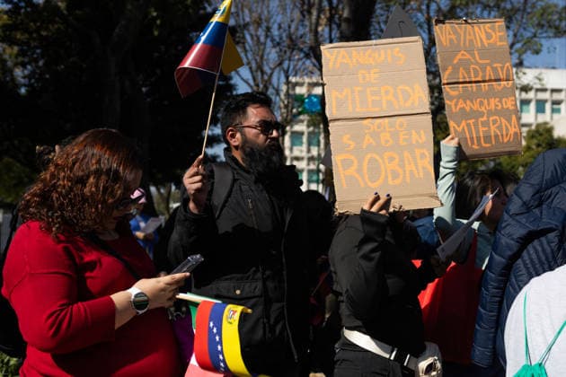 January 3, 2026, Mexico City, Mexico: Demonstration held outside the Embassy of the United States of America in Mexico City, where participants denounced the invasion of Venezuela by the DONALD TRUMP administration and demanded the release of President NICOLAS MADURO MOROS and CILIA FLORES, First Lady. Mexico City Mexico - ZUMAl178 20260103_znp_l178_001 Copyright: xCristianxLeyvax