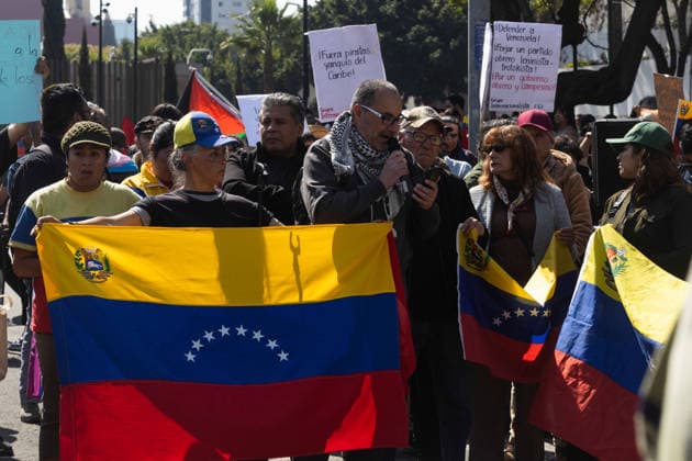 January 3, 2026, Mexico City, Mexico: Demonstration held outside the Embassy of the United States of America in Mexico City, where participants denounced the invasion of Venezuela by the DONALD TRUMP administration and demanded the release of President NICOLAS MADURO MOROS and CILIA FLORES, First Lady. Mexico City Mexico - ZUMAl178 20260103_znp_l178_017 Copyright: xCristianxLeyvax