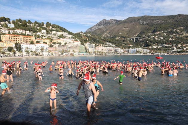Louis Sarkozy in Menton For New Year’s Day Dip - France Louis Sarkozy and his wife Nathali at Sablettes beach for the New Year s Day swim and at the Menton market in Menton, France, on January 4, 2026. Photo by JC Vinaj ABACAPRESS.COM Menton France  Copyright: xVinajxJean-Charles ABACAx
