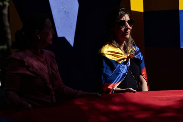 January 4, 2026, Mexico, Cdmx, Mexico: Yesterday, the U.S. government captured Venezuelan President NICOLAS MADURO on orders from DONALD TRUMP. Today, the Venezuelan community living in Mexico took to the streets of Polanco (one of the country s most exclusive neighborhoods) with flags to express their gratitude for President TRUMP S actions in South America. Currently, Vice President DELSY RODRIGUEZ has assumed power in Venezuela due to this conflict, which was instigated by the U.S. government with the clear objective of seizing control of Venezuelan oil. Mexico Mexico - ZUMAp204 20260104_zip_p204_012 Copyright: xJosuexPerezx