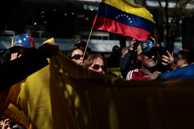 January 4, 2026, Mexico, Cdmx, Mexico: Yesterday, the U.S. government captured Venezuelan President NICOLAS MADURO on orders from DONALD TRUMP. Today, the Venezuelan community living in Mexico took to the streets of Polanco (one of the country s most exclusive neighborhoods) with flags to express their gratitude for President TRUMP S actions in South America. Currently, Vice President DELSY RODRIGUEZ has assumed power in Venezuela due to this conflict, which was instigated by the U.S. government with the clear objective of seizing control of Venezuelan oil. Mexico Mexico - ZUMAp204 20260104_zip_p204_017 Copyright: xJosuexPerezx