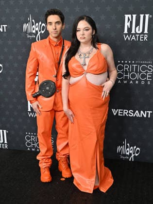 31st Annual Critics Choice Awards - Arrivals Paul W. Downs and Megan Stalter arriving to the 31st Annual Critics Choice Awards held at Barker Hanger on January 4, 2026 in Santa Monica, Ca. Santa Monica Barker Hanger California USA Copyright: xLisaxOConnor xAFF-USA.COMx