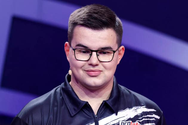 Professional darts player Gian van Veen The Giant at the Pro7 Celebrity Darts World Championship 2026 at the Maritim Hotel Bonn Bonn, 04 01 2026 NRW Germany Copyright: xChristophxHardtx