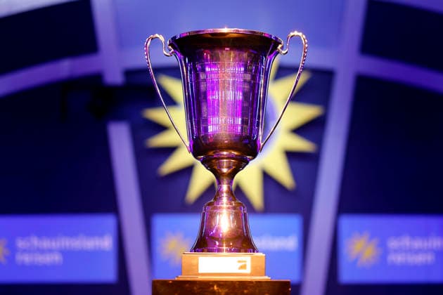 The trophy for the winners of the Pro7 Celebrity Darts World Championship 2026 at the Maritim Hotel Bonn Bonn, 04 01 2026 NRW Germany Copyright: xChristophxHardtx