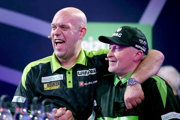 Profi-Dartspieler Michael van Gerwen (Mighty Mike) und Sänger Joey Kelly siegen bei der Pro7 Promi-Darts-WM 2026 im Maritim Hotel Bonn. Bonn, 04.01.2026 NRW Deutschland *** Professional darts player Michael van Gerwen Mighty Mike and singer Joey Kelly win the Pro7 Celebrity Darts World Championship 2026 at the Maritim Hotel Bonn Bonn, 04 01 2026 NRW Germany Copyright: xChristophxHardtx