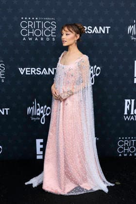 January 4, 2026, Los Angeles, California, USA: Ariana Grande on the red carpet of the 31st Critics Choice Awards on Sunday January 4, 2026 at the Barker Hanger in Santa Monica, California. JAVIER ROJAS PI Los Angeles USA - ZUMAp124 20260104_zaa_p124_015 Copyright: xJavierxRojasx