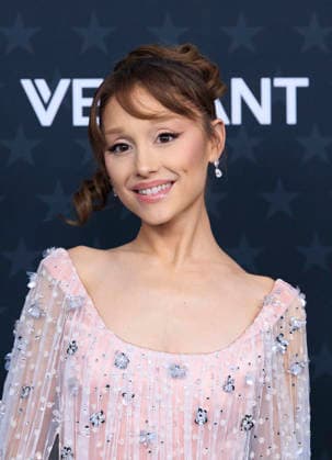 January 4, 2026, Los Angeles, California, USA: Ariana Grande on the red carpet of the 31st Critics Choice Awards on Sunday January 4, 2026 at the Barker Hanger in Santa Monica, California. JAVIER ROJAS PI Los Angeles USA - ZUMAp124 20260104_zaa_p124_022 Copyright: xJavierxRojasx