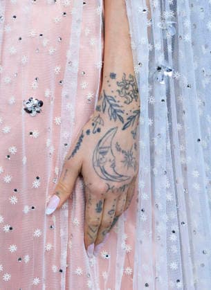 January 4, 2026, Los Angeles, California, USA: Ariana Grande on the red carpet of the 31st Critics Choice Awards on Sunday January 4, 2026 at the Barker Hanger in Santa Monica, California. JAVIER ROJAS PI Los Angeles USA - ZUMAp124 20260104_zaa_p124_024 Copyright: xJavierxRojasx