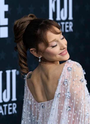 January 4, 2026, Los Angeles, California, USA: Ariana Grande on the red carpet of the 31st Critics Choice Awards on Sunday January 4, 2026 at the Barker Hanger in Santa Monica, California. JAVIER ROJAS PI Los Angeles USA - ZUMAp124 20260104_zaa_p124_028 Copyright: xJavierxRojasx