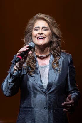 SaO PAULO, SP - 04.01.2026: SHOW DA CANTORA JOANNA - Singer Joanna performs in Sao Paulo in a special show celebrating her 45-year career. The singer and multi-instrumentalist pays homage in her performance to her favorite composers and icons of Brazilian popular music (MPB) such as Gonzaguinha, Chico Buarque, Guilherme Arantes, Moraes Moreira, among others. A success in soap operas and on radio throughout Brazil in recent years, the singer performed two shows at Sesc PompÃ ia in Sao Paulo. The final performance took place on the evening of Sunday, January 4, 2026. x2864588x  VanxCampos