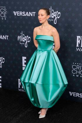 January 4, 2026, Santa Monica, California, USA: Erin Doherty on the red carpet of the 31st Critics Choice Awards on Sunday January 4, 2026 at the Barker Hanger in Santa Monica, California. JAVIER ROJAS PI Santa Monica USA - ZUMAp124 20260104_zaa_p124_040 Copyright: xJavierxRojasx
