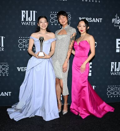 31st Annual Critics Choice Awards - Pressroom Arden Cho, May Hong and Ji-young Yoo in the press room at the 31st Annual Critics Choice Awards held at Barker Hanger on January 4, 2026 in Santa Monica, Ca. Santa Monica Barker Hanger California USA Copyright: xTammiexArroyox xAFF-USA.comx
