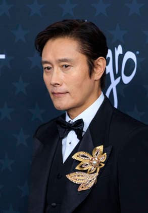 January 4, 2026, Santa Monica, California, USA: South Korean actor Lee Byung-hun on the red carpet of the 31st Critics Choice Awards on Sunday January 4, 2026 at the Barker Hanger in Santa Monica, California. JAVIER ROJAS PI Santa Monica USA - ZUMAp124 20260104_zaa_p124_050 Copyright: xJavierxRojasx
