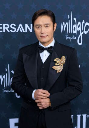January 4, 2026, Santa Monica, California, USA: South Korean actor Lee Byung-hun on the red carpet of the 31st Critics Choice Awards on Sunday January 4, 2026 at the Barker Hanger in Santa Monica, California. JAVIER ROJAS PI Santa Monica USA - ZUMAp124 20260104_zaa_p124_051 Copyright: xJavierxRojasx