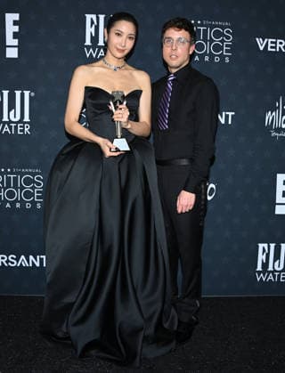 31st Annual Critics Choice Awards - Pressroom Ejae and Mark Sonnenblick in the press room at the 31st Annual Critics Choice Awards held at Barker Hanger on January 4, 2026 in Santa Monica, Ca. Santa Monica Barker Hanger California USA Copyright: xTammiexArroyox xAFF-USA.comx