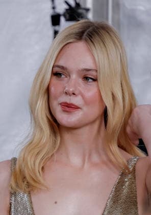 January 5, 2026, Santa Monica, California, USA: Elle Fanning on the red carpet of the 31st Critics Choice Awards on Sunday January 4, 2026 at the Barker Hanger in Santa Monica, California. BURT HARRIS BNS PI Santa Monica USA - ZUMAp124 20260105_zaa_p124_001 Copyright: xBurtxHarrisx