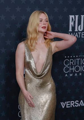 January 5, 2026, Santa Monica, California, USA: Elle Fanning on the red carpet of the 31st Critics Choice Awards on Sunday January 4, 2026 at the Barker Hanger in Santa Monica, California. BURT HARRIS BNS PI Santa Monica USA - ZUMAp124 20260105_zaa_p124_005 Copyright: xBurtxHarrisx