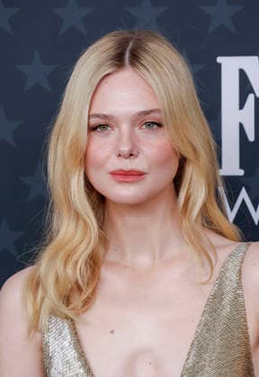 January 5, 2026, Santa Monica, California, USA: Elle Fanning on the red carpet of the 31st Critics Choice Awards on Sunday January 4, 2026 at the Barker Hanger in Santa Monica, California. BURT HARRIS BNS PI Santa Monica USA - ZUMAp124 20260105_zaa_p124_012 Copyright: xBurtxHarrisx