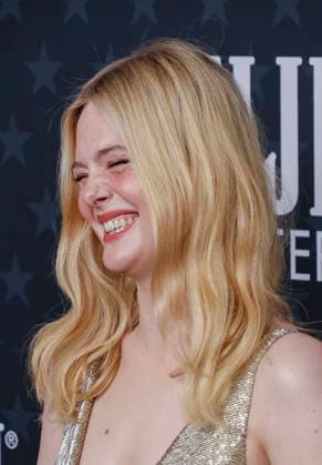 January 5, 2026, Santa Monica, California, USA: Elle Fanning on the red carpet of the 31st Critics Choice Awards on Sunday January 4, 2026 at the Barker Hanger in Santa Monica, California. BURT HARRIS BNS PI Santa Monica USA - ZUMAp124 20260105_zaa_p124_019 Copyright: xBurtxHarrisx