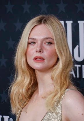 January 5, 2026, Santa Monica, California, USA: Elle Fanning on the red carpet of the 31st Critics Choice Awards on Sunday January 4, 2026 at the Barker Hanger in Santa Monica, California. BURT HARRIS BNS PI Santa Monica USA - ZUMAp124 20260105_zaa_p124_021 Copyright: xBurtxHarrisx
