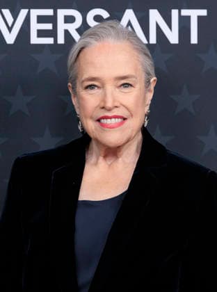 January 4, 2026, Santa Monica, California, USA: Kathy Bates on the red carpet of the 31st Critics Choice Awards on Sunday January 4, 2026 at the Barker Hanger in Santa Monica, California. JAVIER ROJAS PI Santa Monica USA - ZUMAp124 20260104_zaa_p124_107 Copyright: xJavierxRojasx