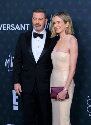 January 4, 2026, Santa Monica, California, USA: Jimmy Kimmel and Molly McNearney on the red carpet of the 31st Critics Choice Awards on Sunday January 4, 2026 at the Barker Hanger in Santa Monica, California. JAVIER ROJAS PI Santa Monica USA - ZUMAp124 20260104_zaa_p124_185 Copyright: xJavierxRojasx