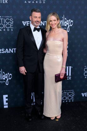 January 4, 2026, Santa Monica, California, USA: Jimmy Kimmel and Molly McNearney on the red carpet of the 31st Critics Choice Awards on Sunday January 4, 2026 at the Barker Hanger in Santa Monica, California. JAVIER ROJAS PI Santa Monica USA - ZUMAp124 20260104_zaa_p124_188 Copyright: xJavierxRojasx