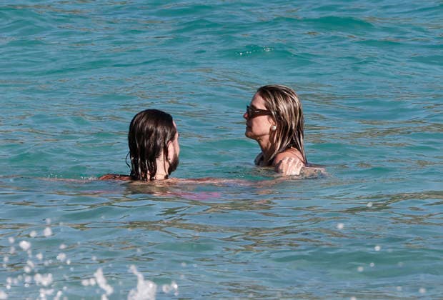 Heidi Klum And Tom Kaulitz Beachside - St Barths Heidi Klum and Tom Kaulitz seen enjoying the sun in Saint Barthelemy, France on January 4, 2026. Photo by ABACAPRESS.COM Saint Barthelemy France  Copyright: xABACAx