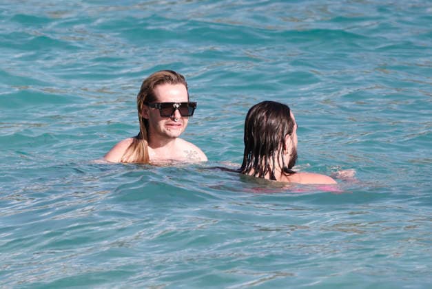Heidi Klum And Tom Kaulitz Beachside - St Barths Heidi Klum and Tom Kaulitz seen enjoying the sun in Saint Barthelemy, France on January 4, 2026. Photo by ABACAPRESS.COM Saint Barthelemy France  Copyright: xABACAx