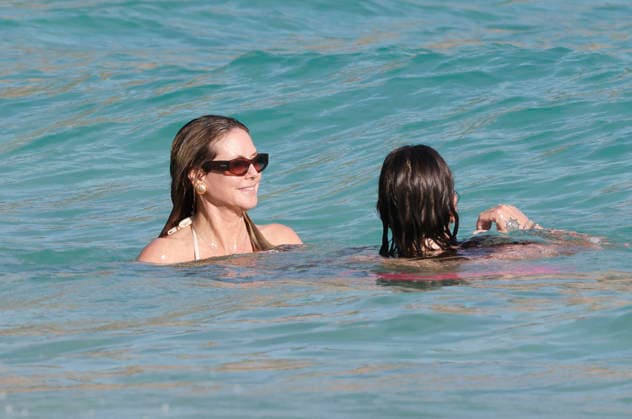 Heidi Klum And Tom Kaulitz Beachside - St Barths Heidi Klum and Tom Kaulitz seen enjoying the sun in Saint Barthelemy, France on January 4, 2026. Photo by ABACAPRESS.COM Saint Barthelemy France  Copyright: xABACAx