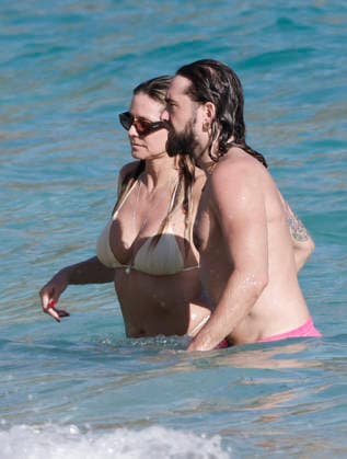 Heidi Klum And Tom Kaulitz Beachside - St Barths Heidi Klum and Tom Kaulitz seen enjoying the sun in Saint Barthelemy, France on January 4, 2026. Photo by ABACAPRESS.COM Saint Barthelemy France  Copyright: xABACAx