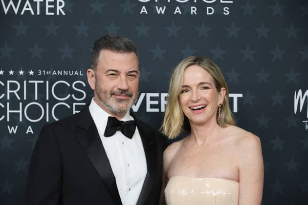 January 4, 2026, Santa Monica, California, USA: Jimmy Kimmel, Molly McNearney at the 31st Annual Critics Choice Awards at Barker Hangar Santa Monica USA - ZUMAg107 20260104_zep_g107_045 Copyright: xNinaxPrommerx