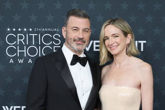 January 4, 2026, Santa Monica, California, USA: Jimmy Kimmel, Molly McNearney at the 31st Annual Critics Choice Awards at Barker Hangar Santa Monica USA - ZUMAg107 20260104_zep_g107_048 Copyright: xNinaxPrommerx